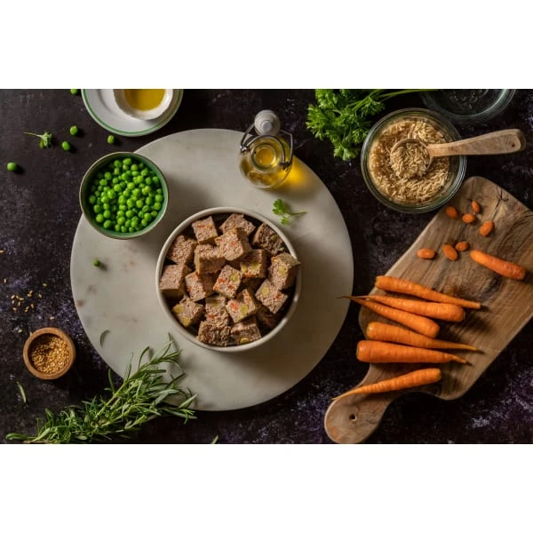 Forthglade Complete Adult Turkey Brown Rice & Veg Wet Dog Food 4 Forthglade Complete Adult Turkey Brown Rice & Veg Wet Dog Food - Image 2